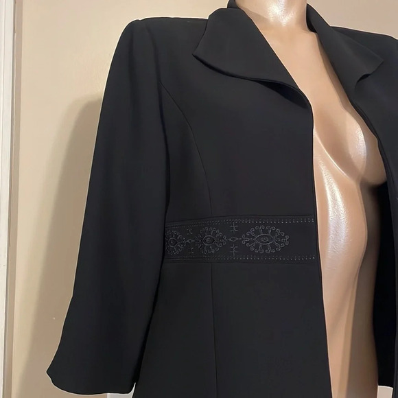Coldwater Creek women blazer 12 large jacket Black embroidery 3/4 sleeve stretch - Picture 2 of 6